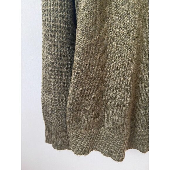 Rue 21 Plus Size Women's Olive Green V-Neck Cold Shoulder Sweater Size 3X - Picture 3 of 11